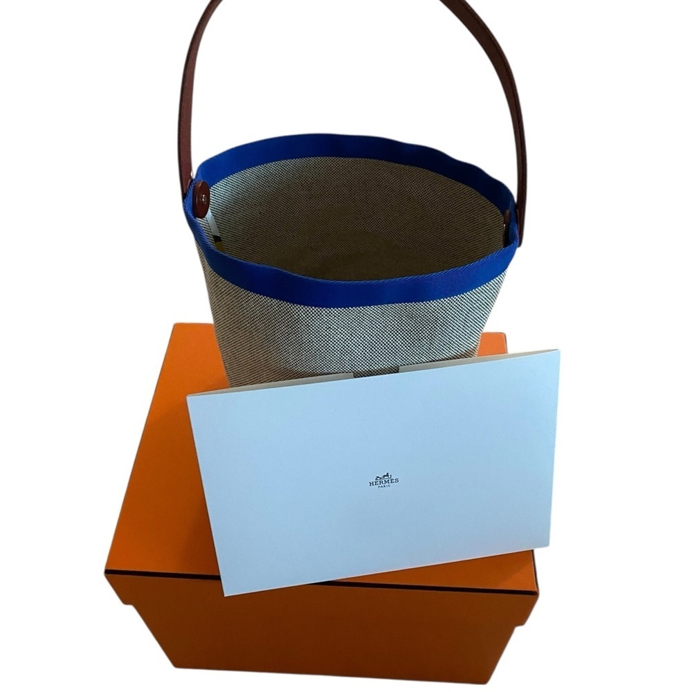 Authentic Hermès Canvas and Leather Bucket Bag - Picture 8 of 9